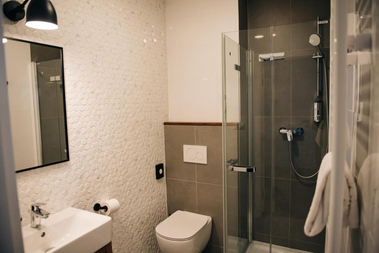 Krone Penzion Svätý Jur Exterior foto