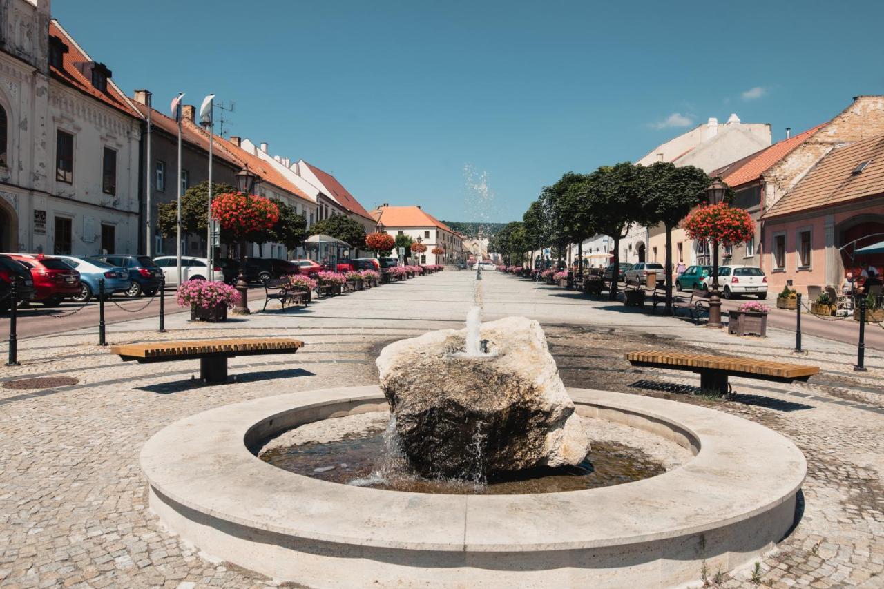Krone Penzion Svätý Jur Exterior foto